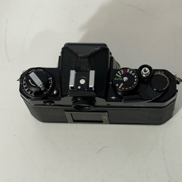 Vintage Nikon FE 35 mm SLR film camera body - Picture 7 of 9